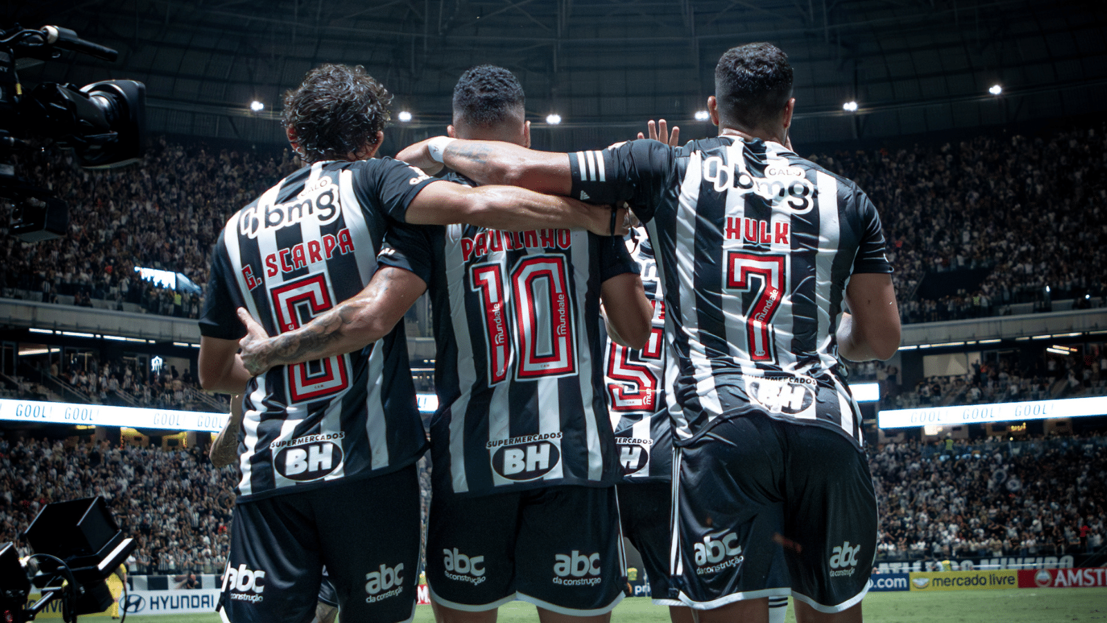 Scarpa, Paulinho e Hulk, o trio ofensivo do Galo