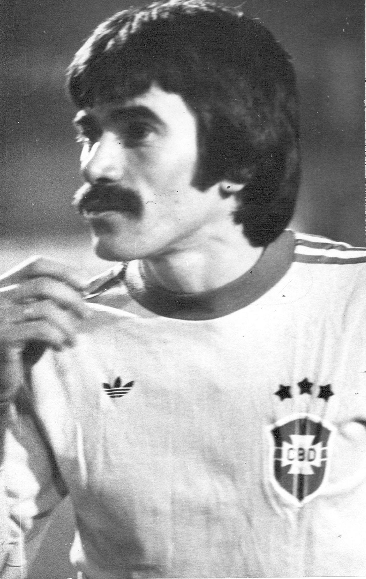 O ent&atilde;o meio-campista Zenon durante jogo da sele&ccedil;&atilde;o brasileira na Copa Am&eacute;rica de 1979