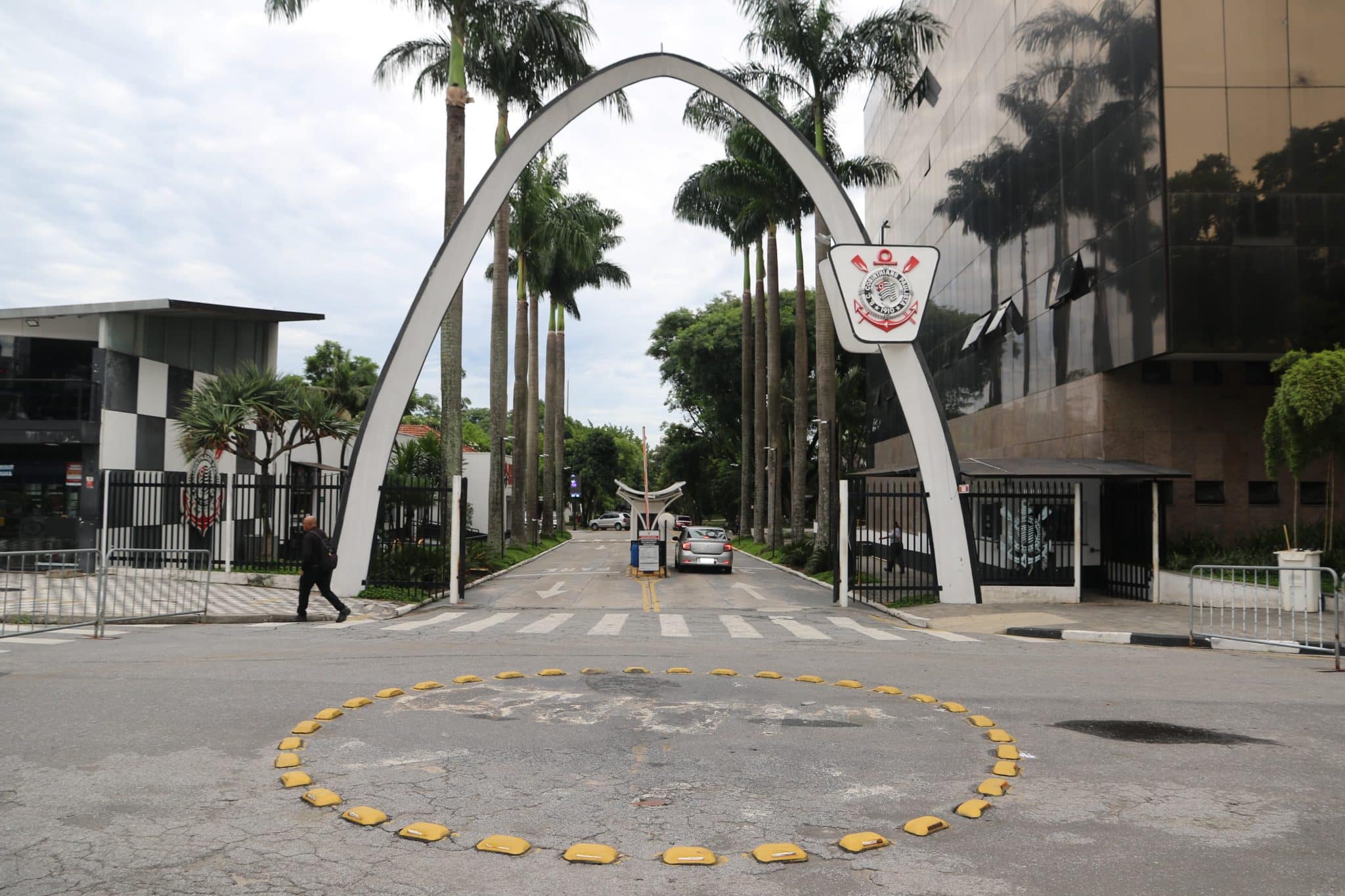 Conselho do Corinthians se resguarda em meio a guerra fria nos bastidores