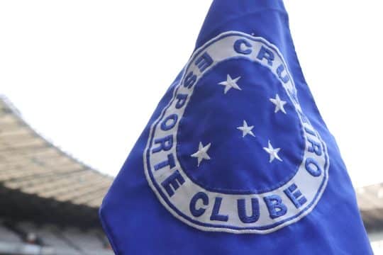 Torcedora do Cruzeiro denuncia racismo no Mineir&atilde;o: &lsquo;N&atilde;o quero mais voltar&rsquo;