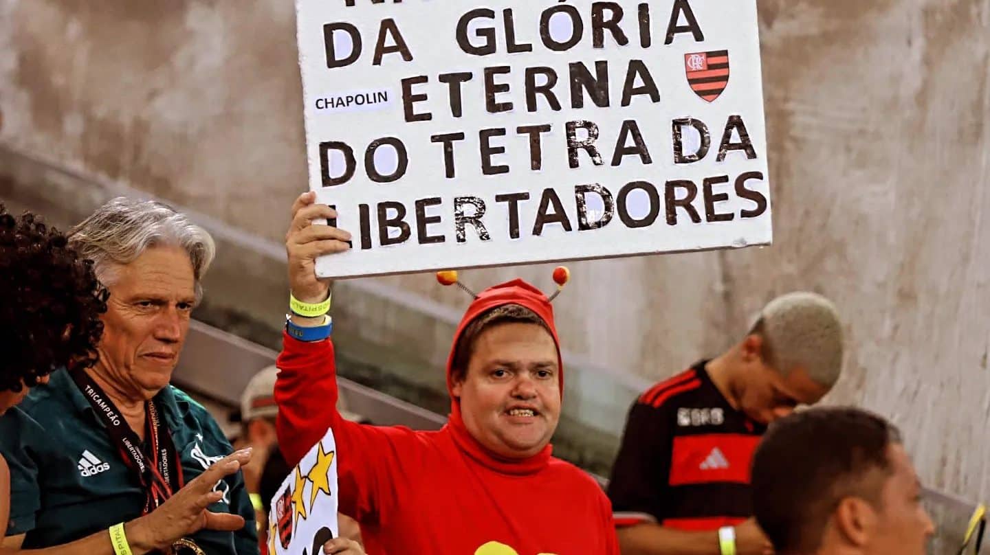 Torcedor s&iacute;mbolo do Flamengo, Chapolin Rubro-Negro est&aacute; internado no RJ