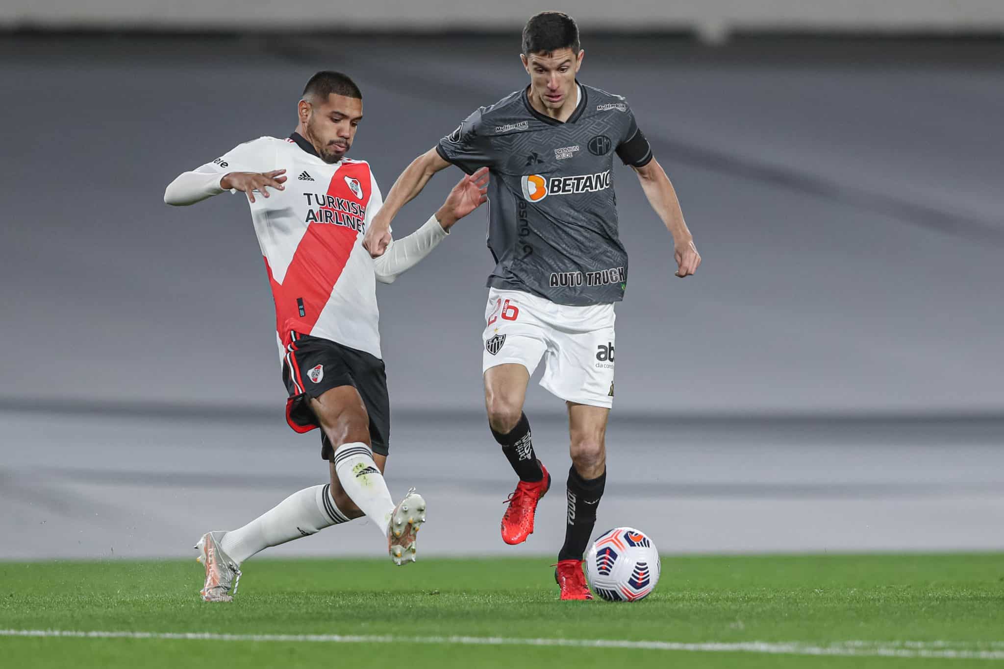 Nacho Fernandez contra o River, pelo Galo, em 2021