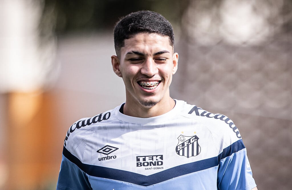 Botafogo eleva proposta, frustra Palmeiras se aproxima de acerto com Santos por Jair