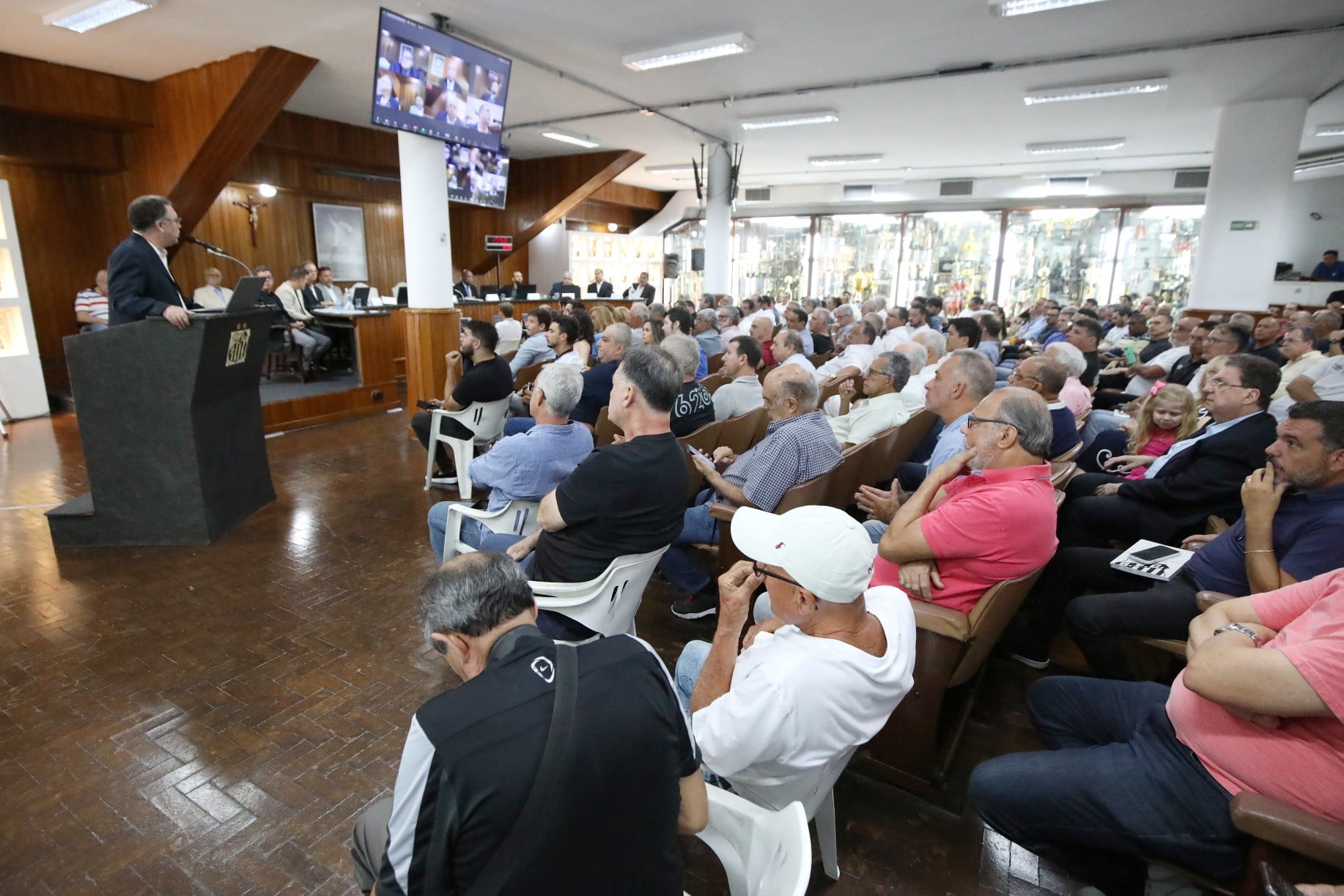 Relat&oacute;rio mostra que Santos teve d&eacute;ficit de quase R$ 14 milh&otilde;es no 2&ordm; trimestre de 2024