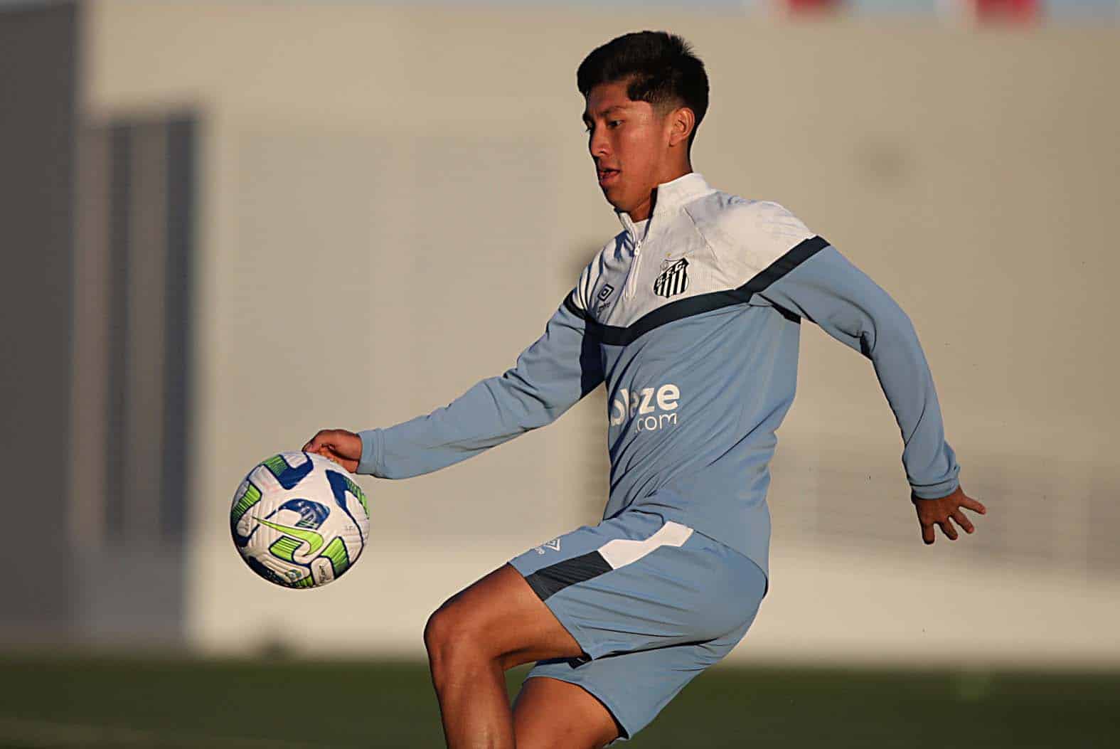 Foto: (Pedro Ernesto Guerra Azevedo/Santos FC) - Miguelito pelo Santos