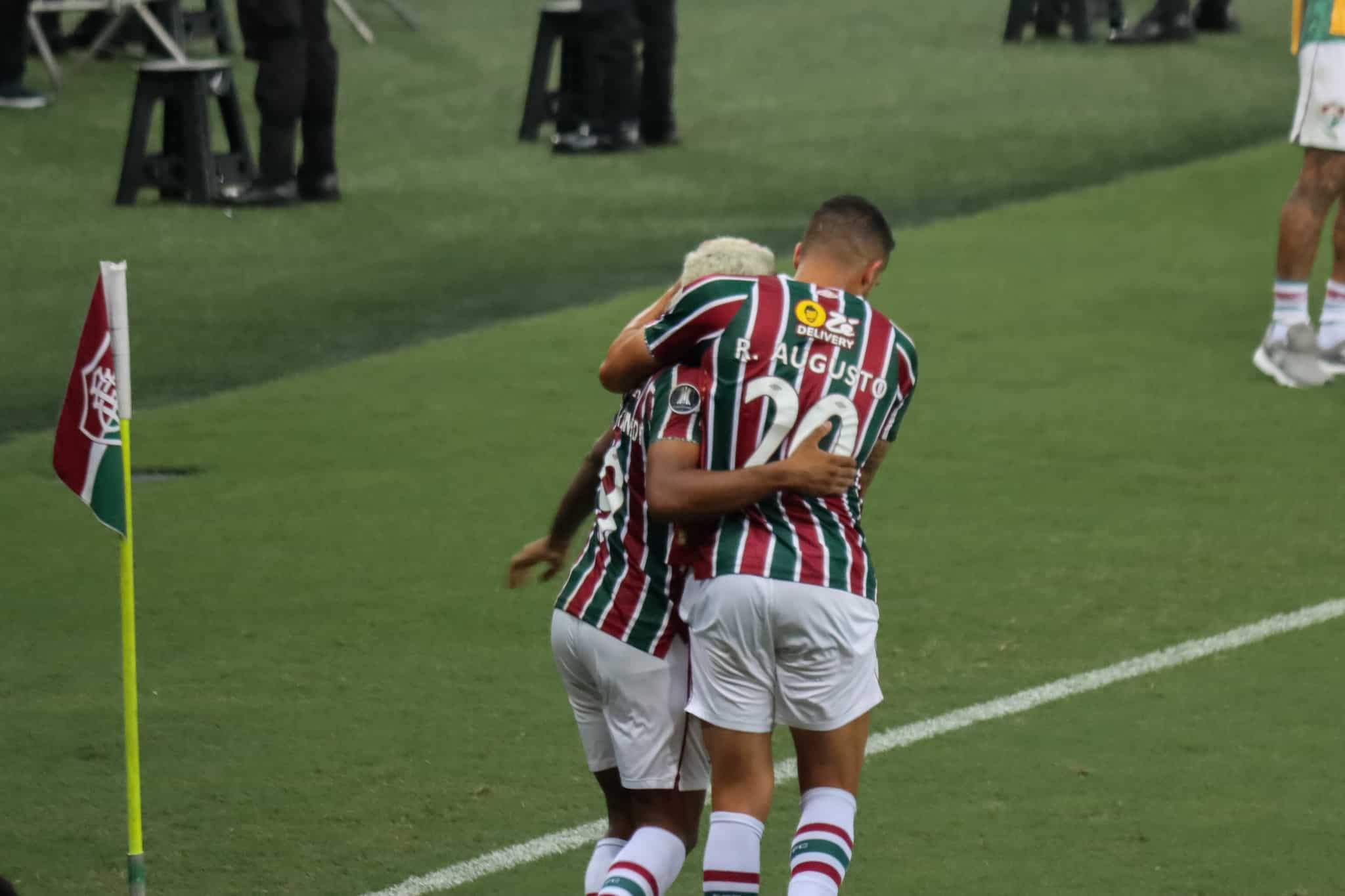Renato Augusto se aproximou de John Kennedy para ajudar jovem no Fluminense - Foto: Marina Garcia/FFC