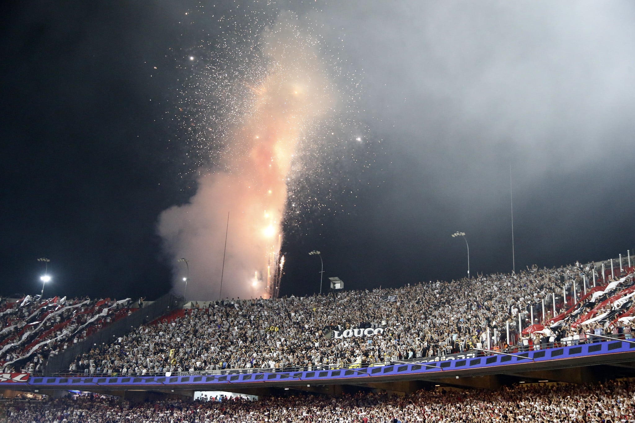 Pe&ntilde;arol &lsquo;lava as m&atilde;os&rsquo; e deixa decis&atilde;o sobre torcida do Botafogo com governo uruguaio