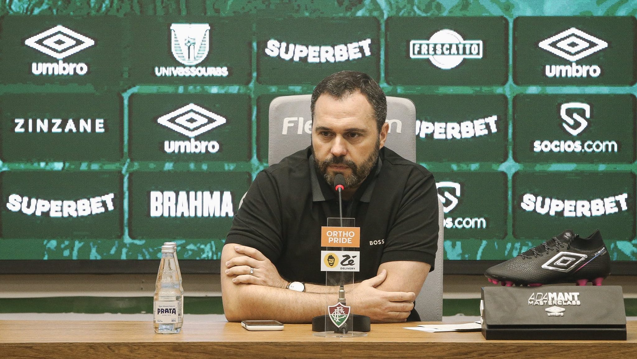 M&aacute;rio indica sa&iacute;da de Arias, e evita usar arbitragem como desculpa por m&aacute; fase no Fluminense