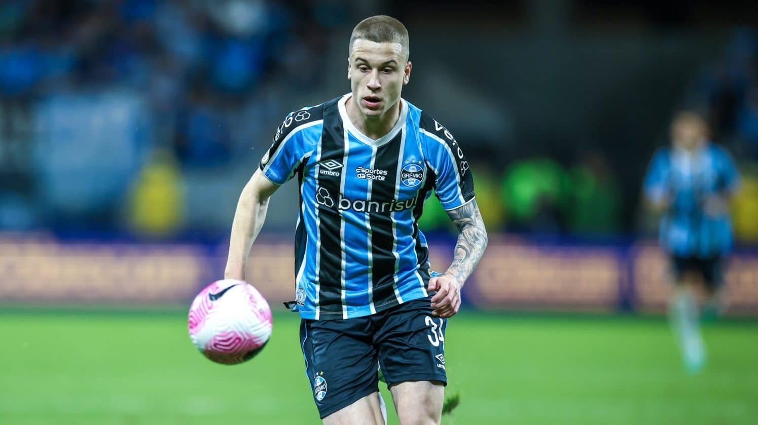 Quem &eacute; o lateral desconvocado de sele&ccedil;&atilde;o para ser titular do Gr&ecirc;mio?