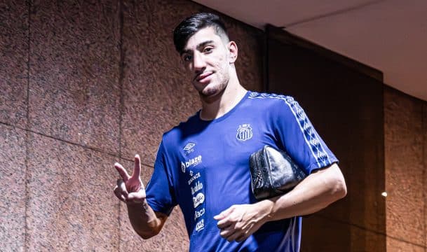 Por que reta final do Santos na S&eacute;rie B interessa aos cofres de time russo?