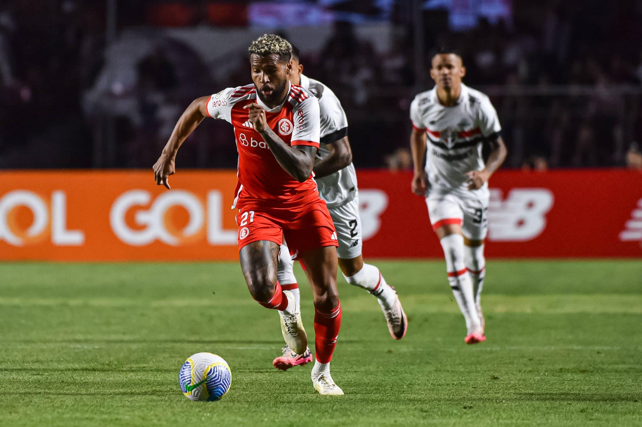 Ap&oacute;s temporada ruim no Cruzeiro, Wesley tornou-se destaque do Internacional