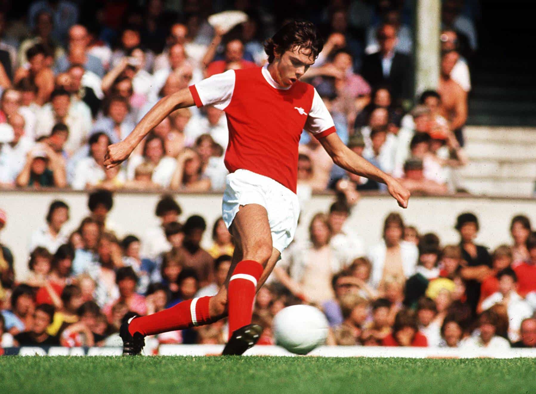 David O'Leary &eacute; o recordista de jogos disputados pelo Arsenal, com mais de 700 jogos