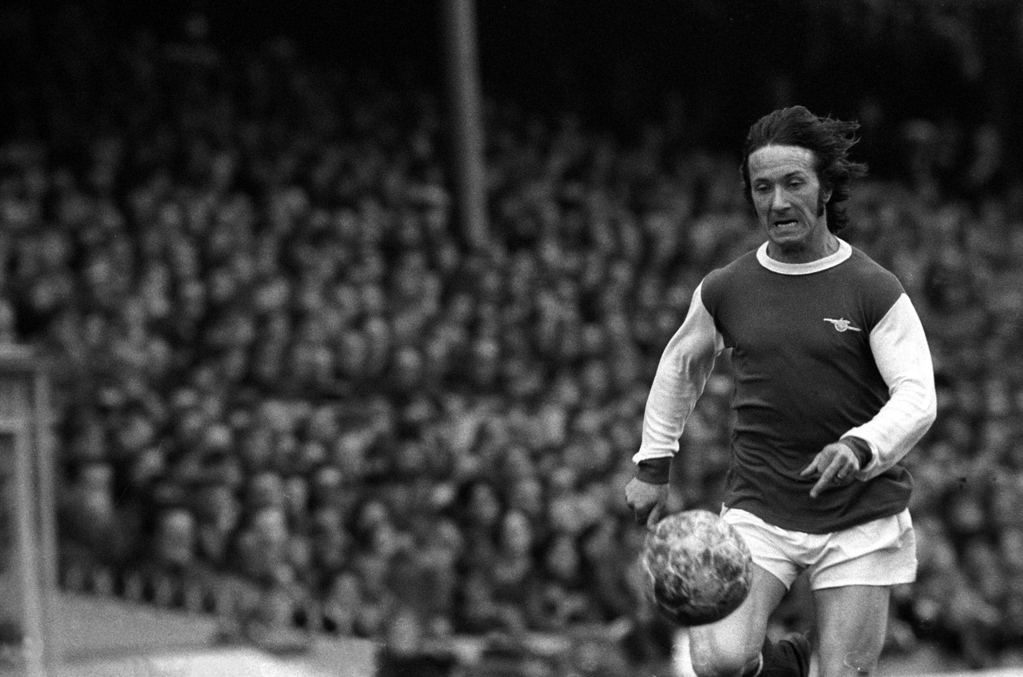 L&iacute;der precoce em uma &eacute;poca de pouco brilho, Radford contribuiu para a reconstru&ccedil;&atilde;o do Arsenal