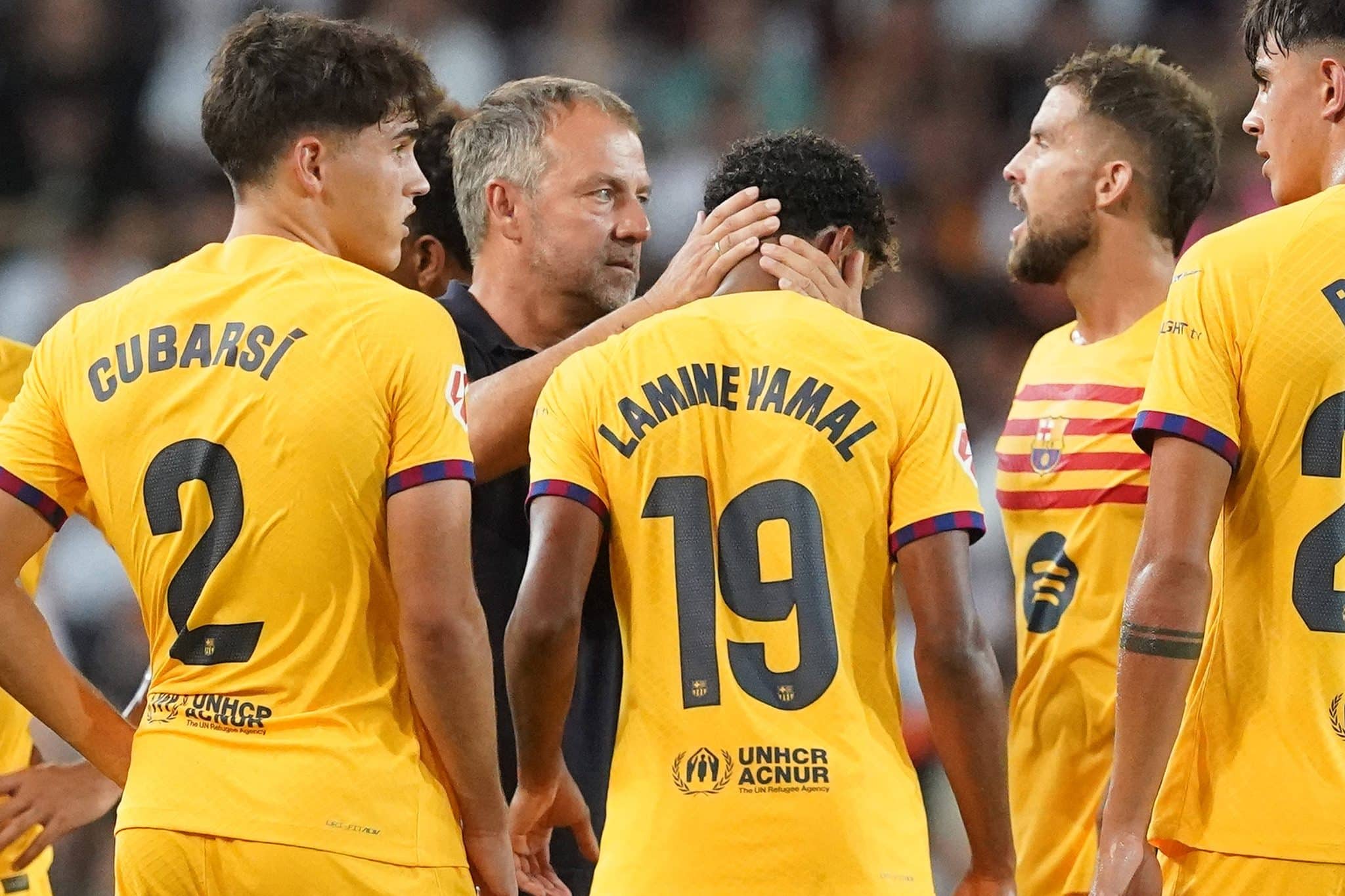 Hansi Flick com jogadores do Barcelona Foto: (Imago)