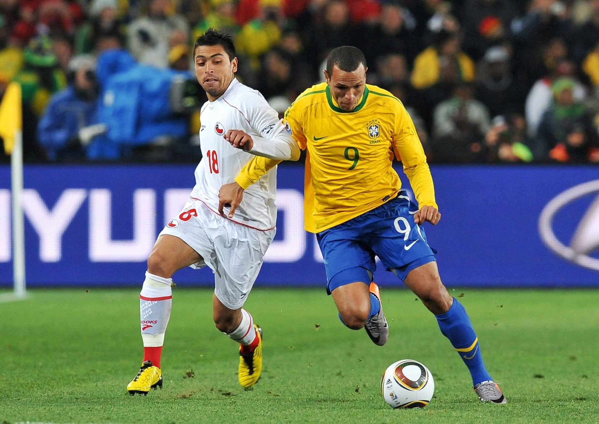 Brasil defende longa invencibilidade diante do Chile