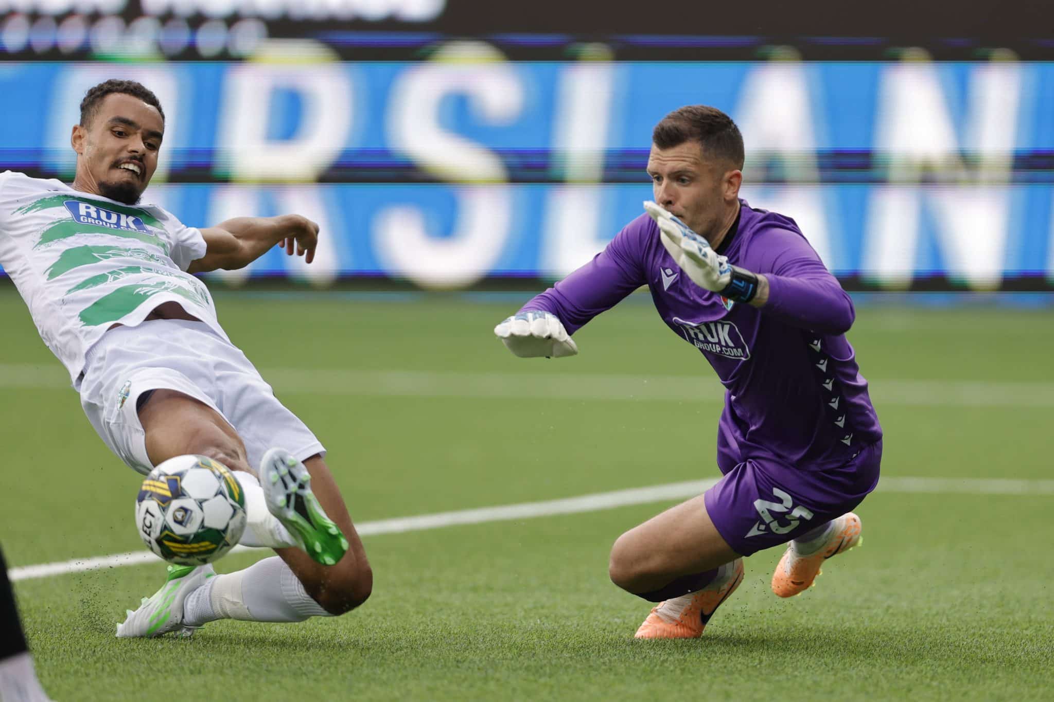 F&atilde; de De Gea, Connor Roberts passou pelas categorias de base do Everton, e se firmou como goleiro do The New Saints a partir de 2021