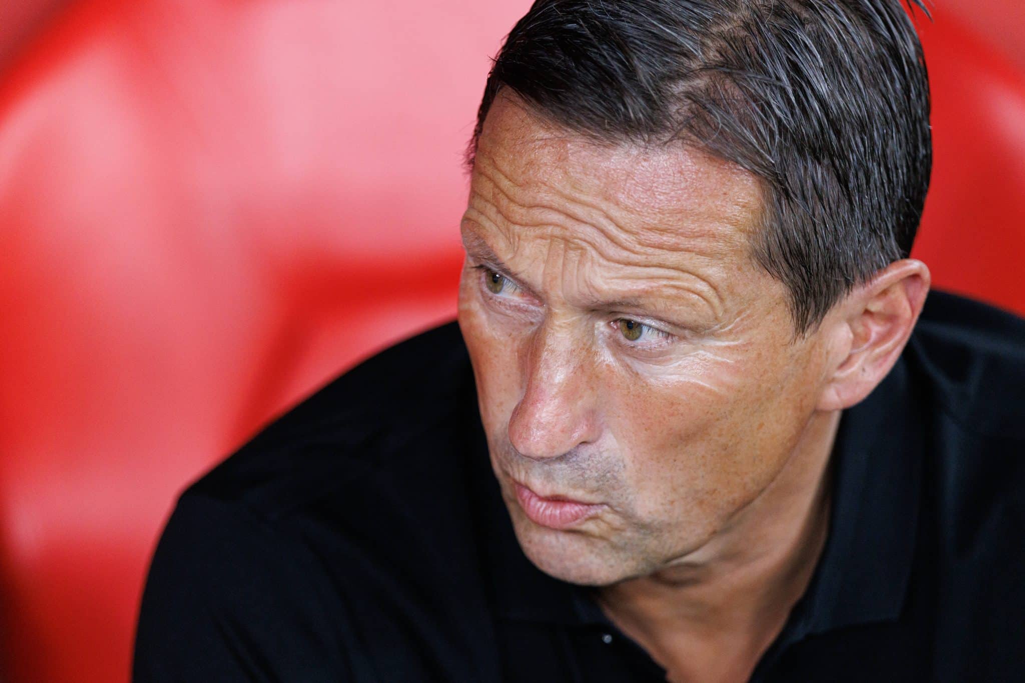 Roger Schmidt, ex-Benfica, surge como op&ccedil;&atilde;o no Borussia Dortmund ap&oacute;s mau in&iacute;cio de temporada de Sahin como treinador da equipe