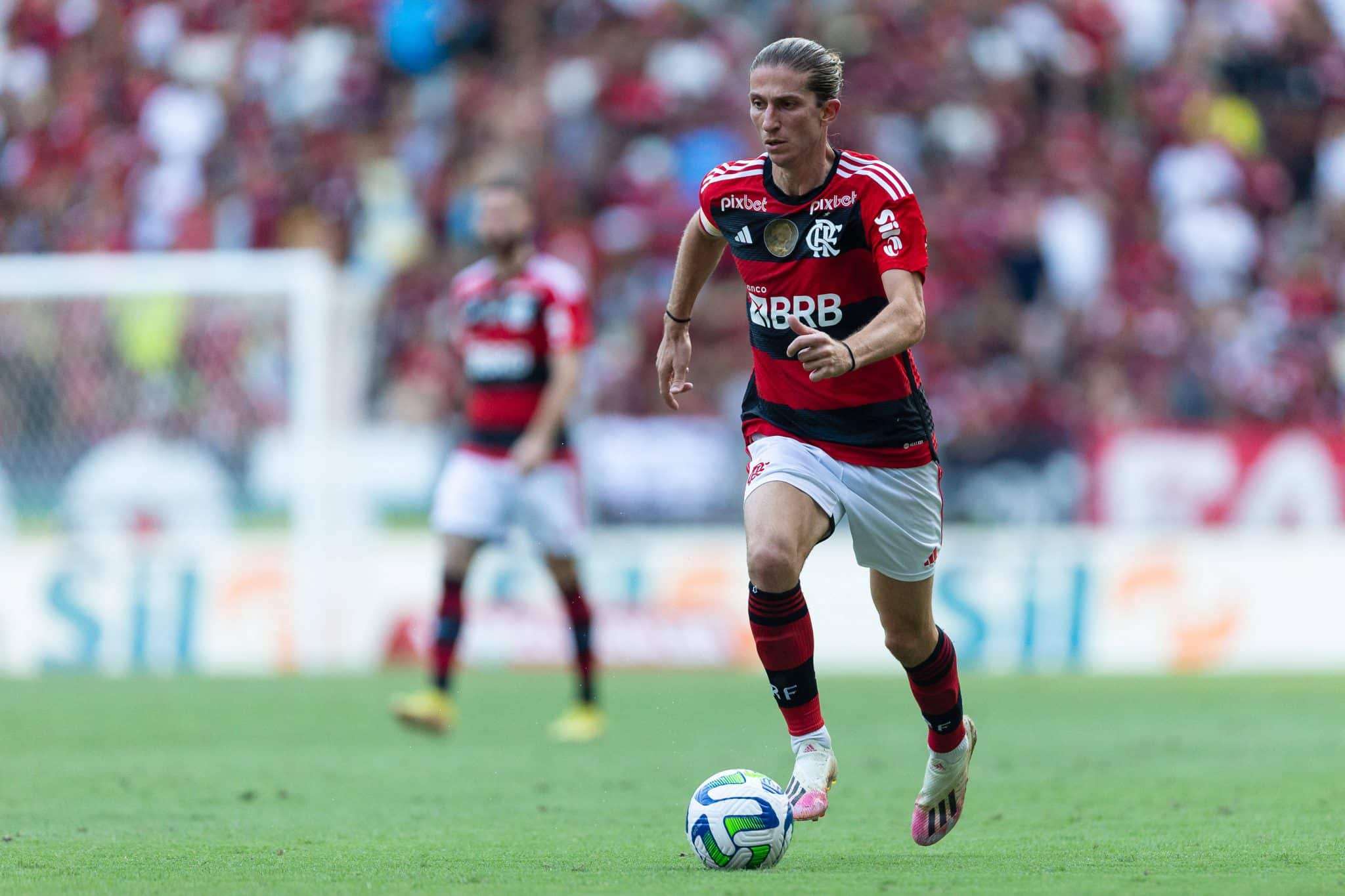 Filipe Luís marcou seu primeiro gol com a camisa do Flamengo na última vitória rubro-negra diante do Fluminense com o ex-lateral-esquerdo em campo