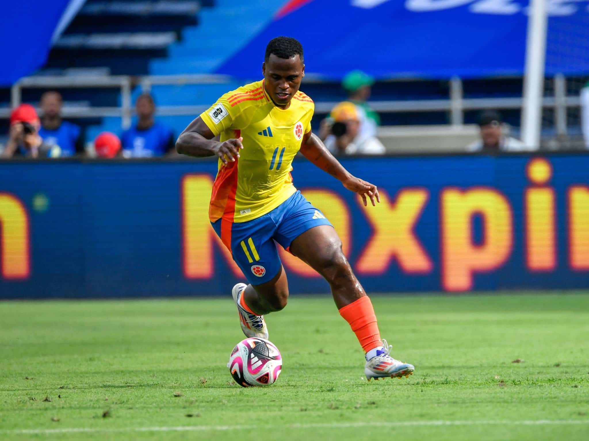 Jhon Arias chega ao Rio apenas na quarta-feira (16) &agrave; noite, mas jogar&aacute; o Fla-Flu de quinta (17) - Foto: Divulga&ccedil;&atilde;o/Sele&ccedil;&atilde;o Colombiana