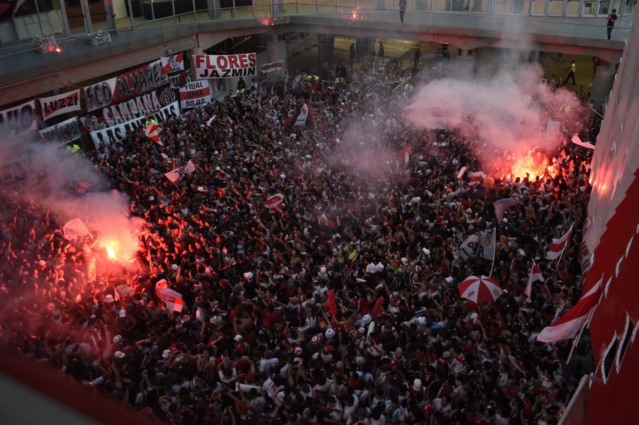 Torcida no pr&eacute;-jogo contra o Atl&eacute;tico
