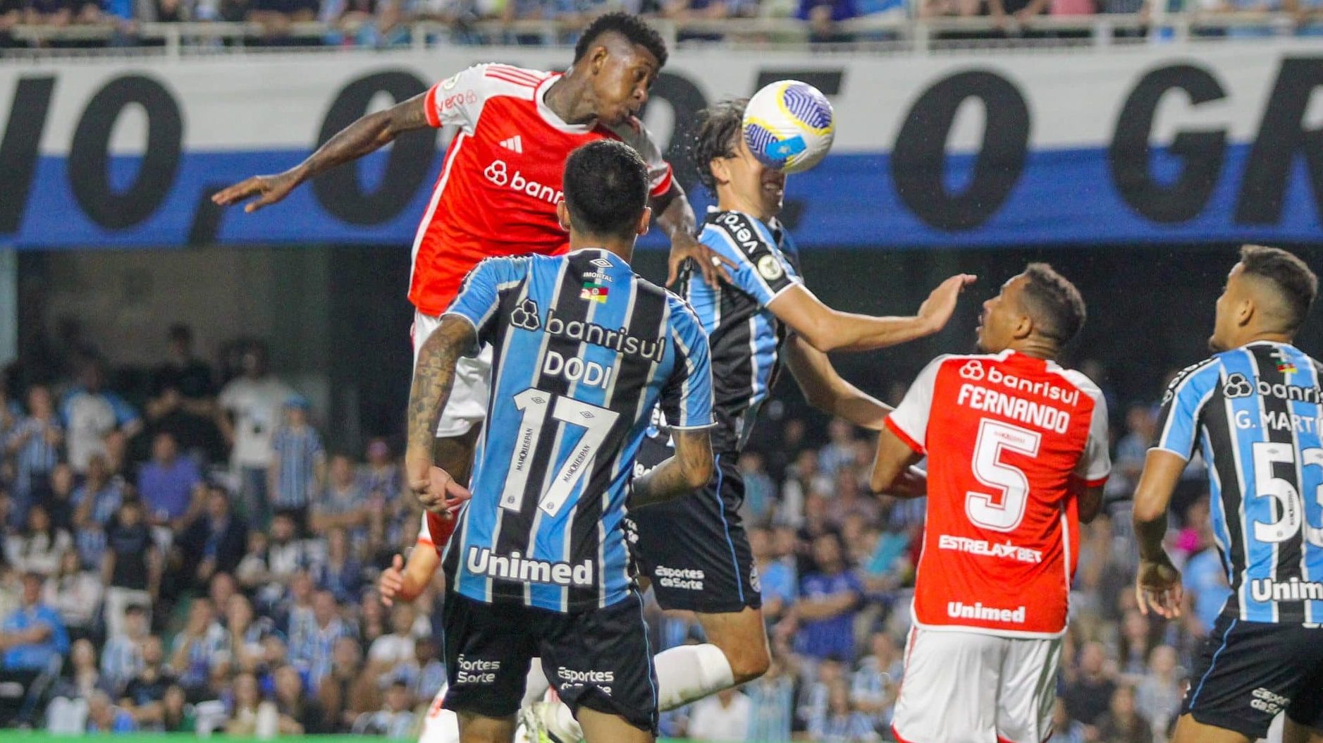 Gr&ecirc;mio x Internacional: Quem mais venceu o Gre-Nal? Veja o retrospecto