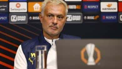 &lsquo;Ainda temos chance&rsquo;: Mourinho brinca com poss&iacute;vel t&iacute;tulo retroativo no Manchester United