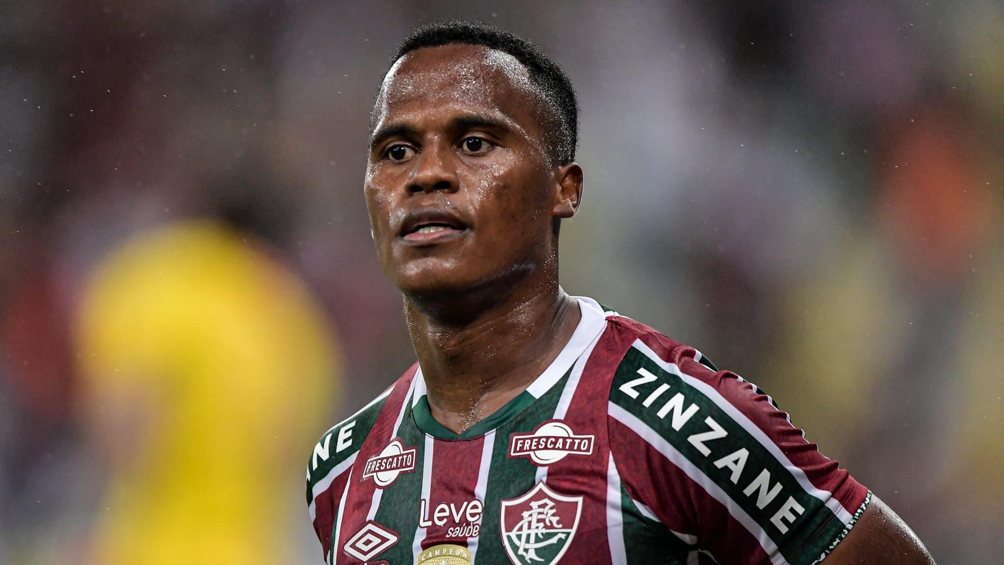 Arias resolve e Fluminense supera Cruzeiro e vaias para sair (por ora) do Z4