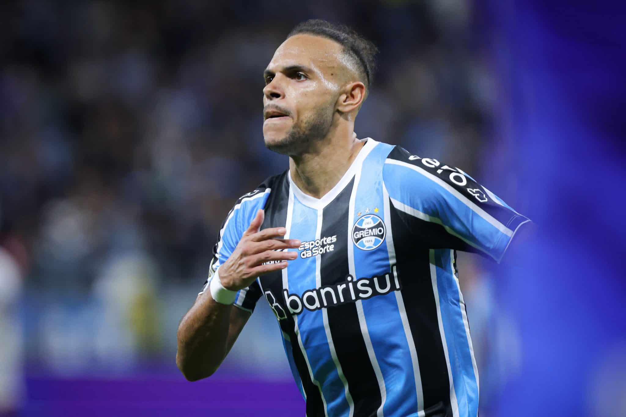 Braithwaite, do Gr&ecirc;mio, se declara ao Brasil mas cita criminalidade: &lsquo;&Eacute; preciso ser esperto&rsquo;