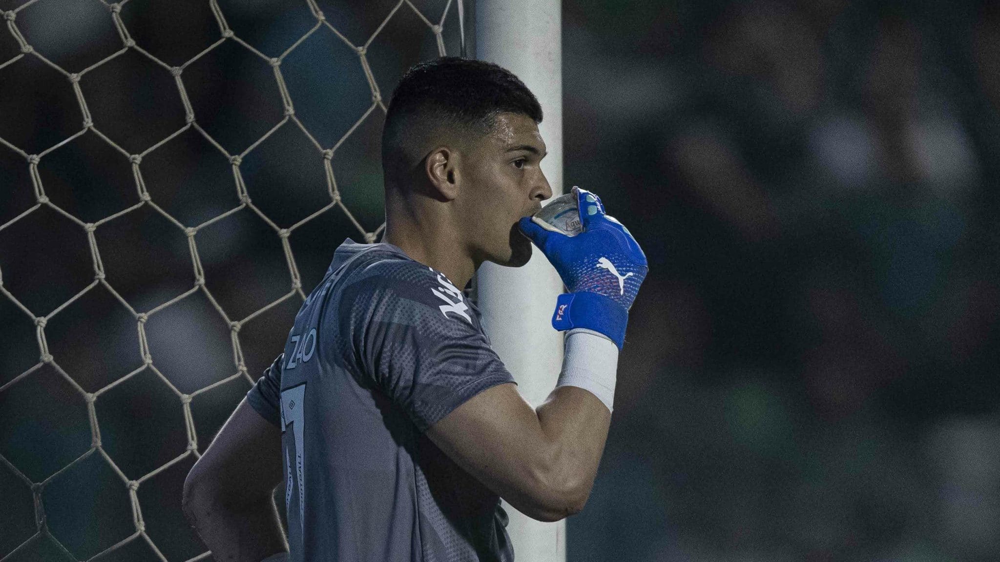 Noite desastrosa de Braz&atilde;o faz Santos desperdi&ccedil;ar chance de liderar S&eacute;rie B