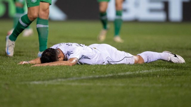 Titular, Souza &eacute; a &uacute;nica boa not&iacute;cia do Santos em ap&aacute;tica derrota para Chapecoense