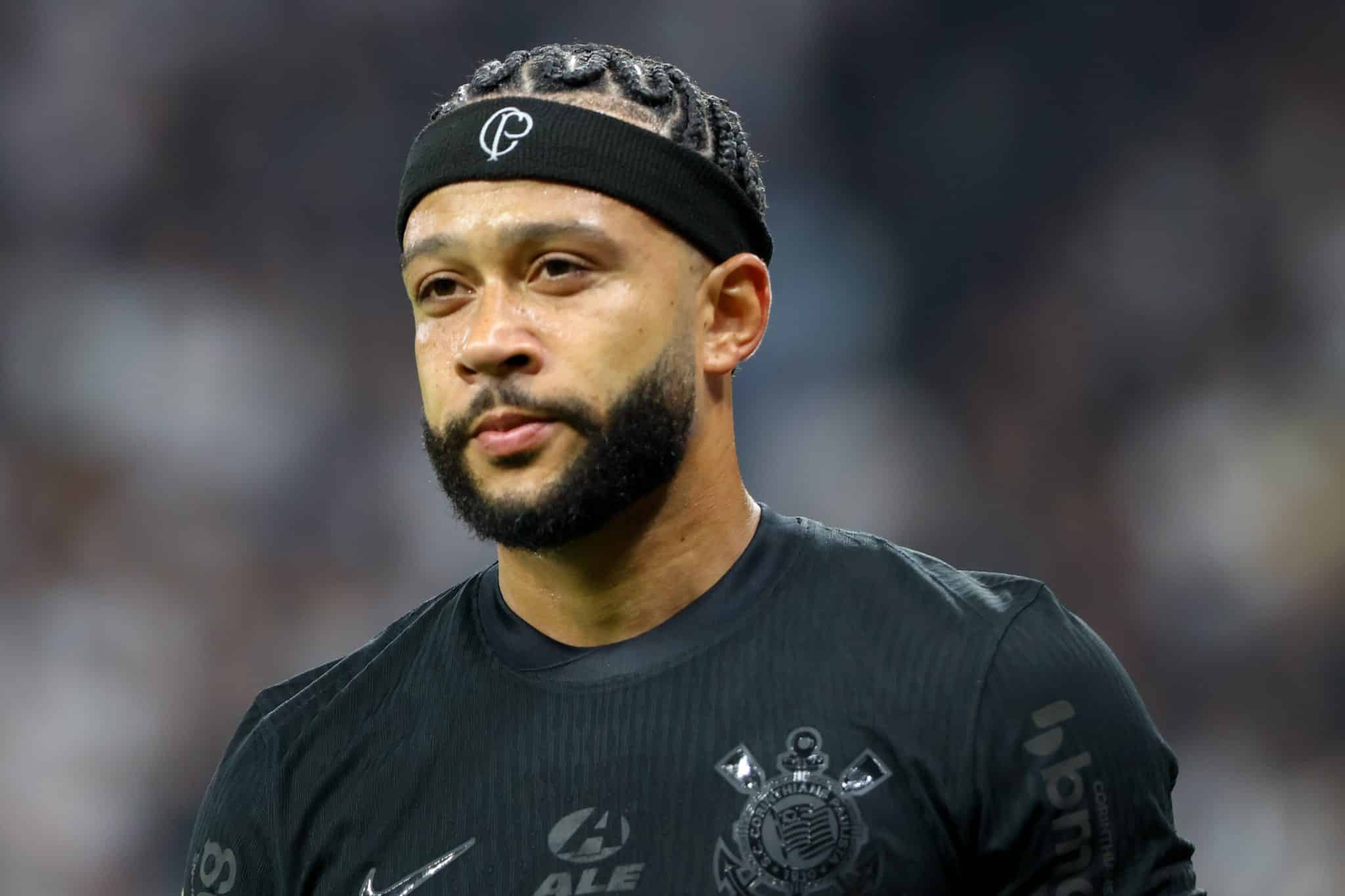 &Iacute;dolo do Racing, Simeone rasga elogios ao Corinthians e se rende a talento de Depay