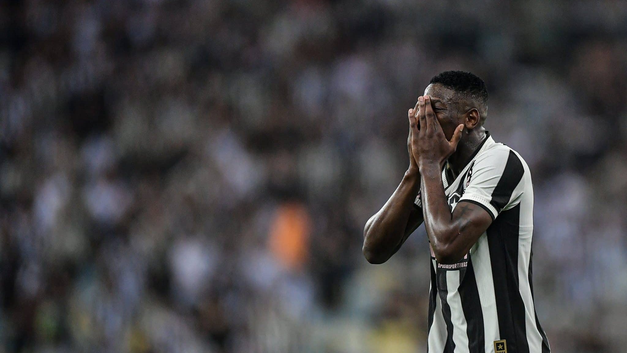 Botafogo decepciona Maracan&atilde; lotado e empata com o Crici&uacute;ma com roteiro de 2023