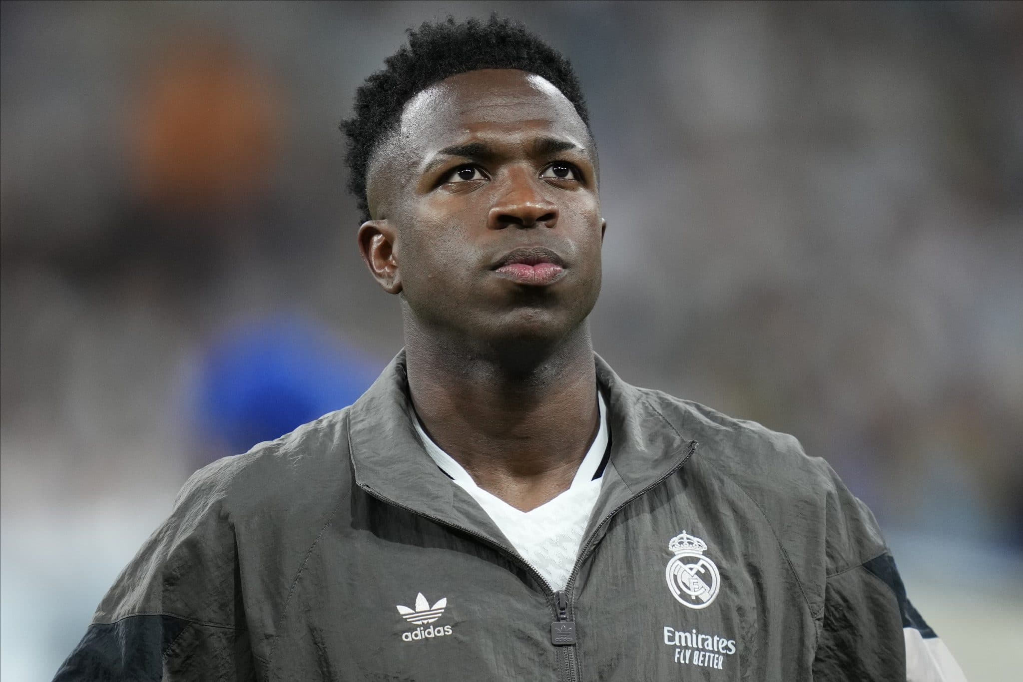 Pol&iacute;cia espanhola prende quatro homens por insultos racistas a Vini Jr