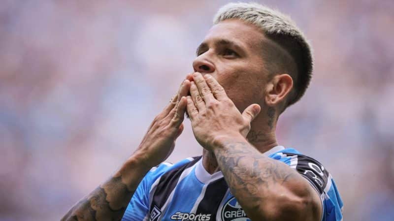 Renato dá ultimato sobre permanência de Soteldo no Grêmio em 2025