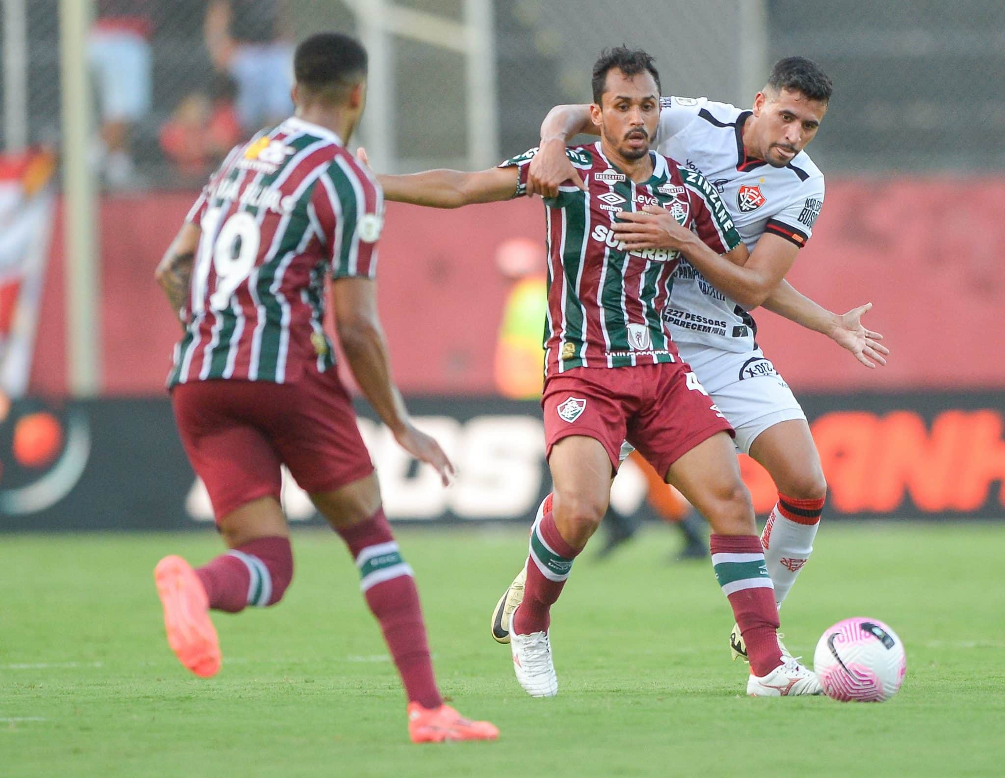 Foto: (IconSport) - O Fluminense reclamou da arbitragem ap&oacute;s perder para o Vit&oacute;ria