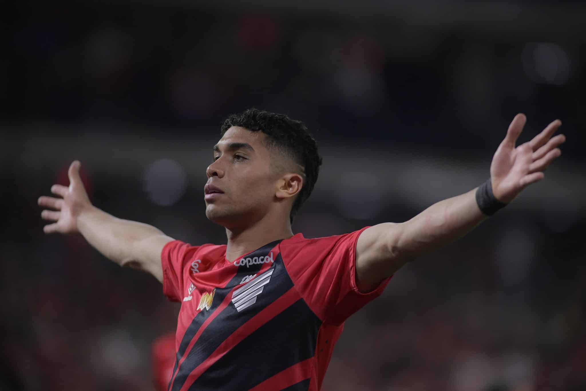 O pacto funcionou: Athletico-PR bate Cruzeiro e volta a vencer no Brasileir&atilde;o ap&oacute;s 3 meses