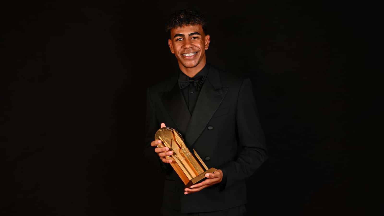 Foto: (Bola de Ouro/Divulga&ccedil;&atilde;o) - Lamine Yamal, vencedor do Pr&ecirc;mio Kopa na Bola de Ouro 2024