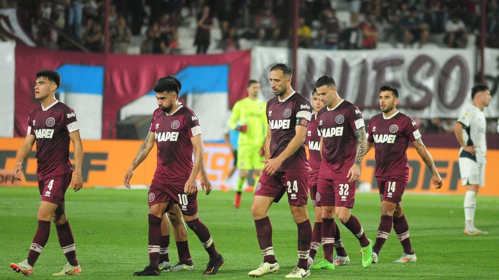 Por que o ponto fraco do Cruzeiro &eacute; preocupa&ccedil;&atilde;o ainda maior contra um Lan&uacute;s em crise?