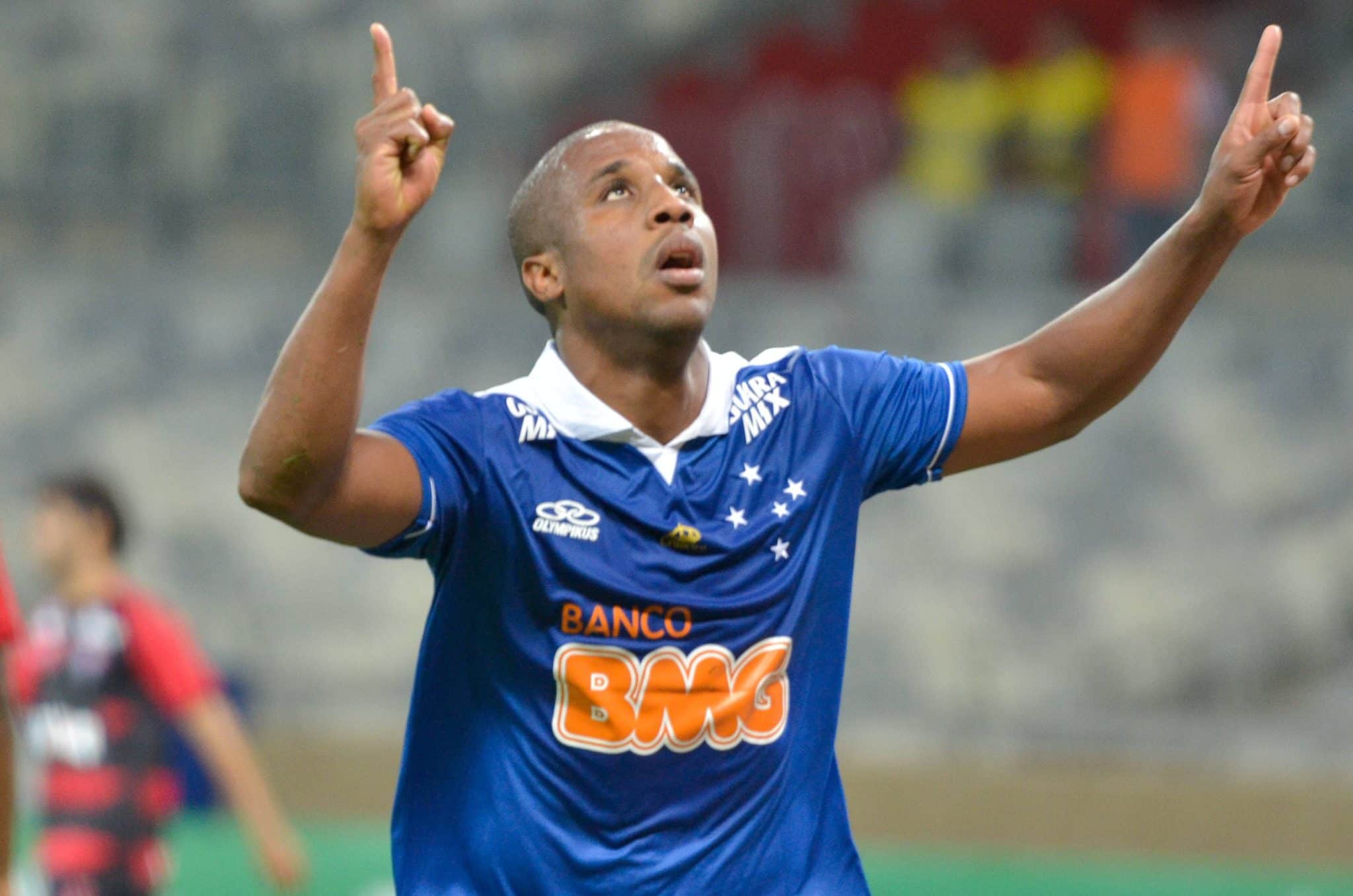 Borges comemora gol marcado pelo Cruzeiro no Brasileirão de 2013