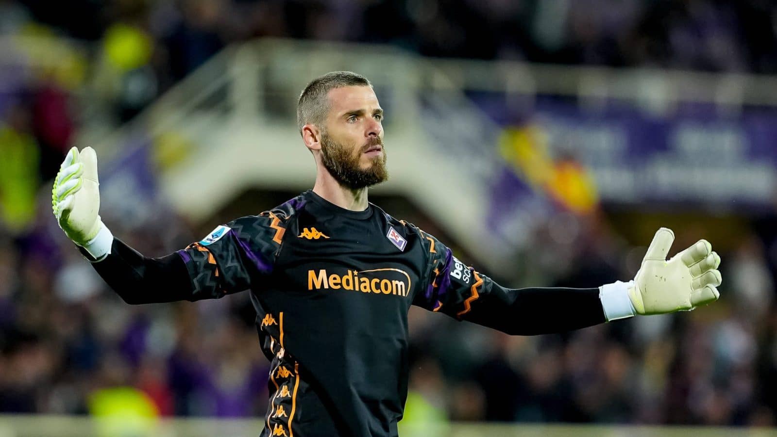 Dois p&ecirc;naltis defendidos contra o Milan: De Gea prova que ainda tem lenha para queimar