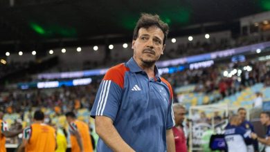 Diniz aprova desempenho do Cruzeiro, mas Marlon relata cobran&ccedil;a forte no vesti&aacute;rio