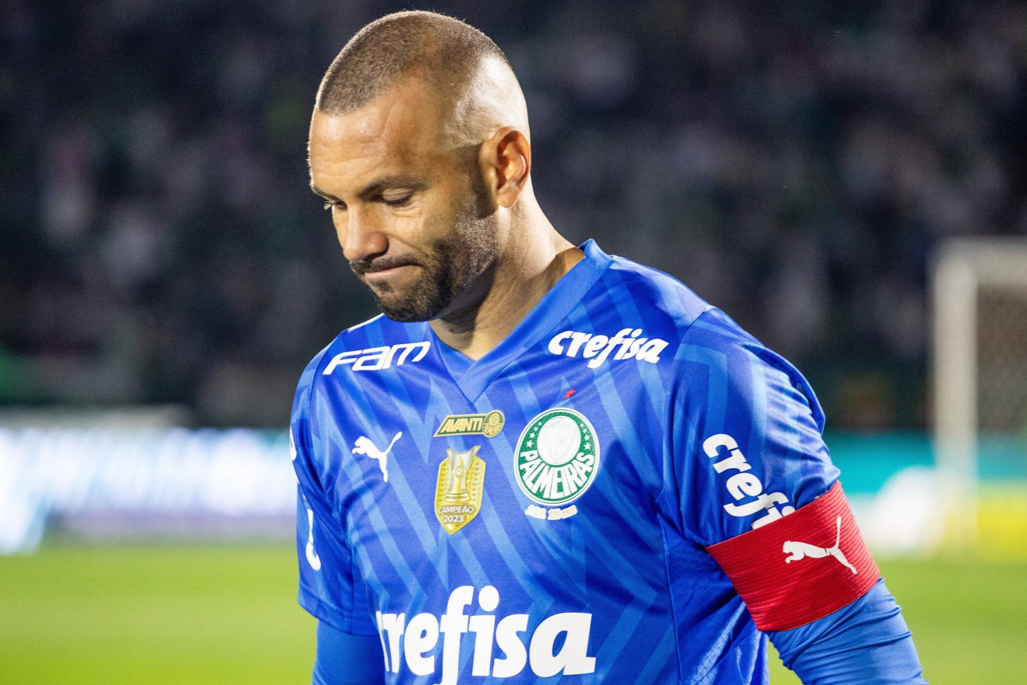 Weverton pode perder at&eacute; tr&ecirc;s jogos do Palmeiras por conta de empurr&atilde;o em Yago Pikachu