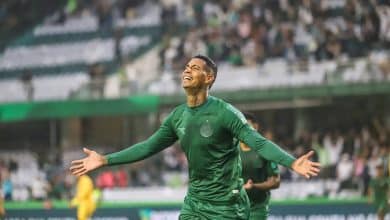 Como em um filme, Alef Manga volta aos gramados com gol ap&oacute;s suspens&atilde;o por apostas