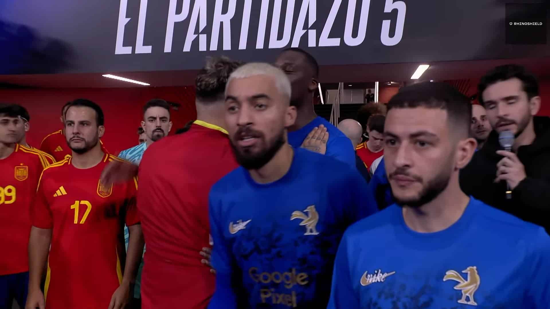 Epis&oacute;dio racista marca jogo entre youtubers no est&aacute;dio do Atl&eacute;tico de Madrid