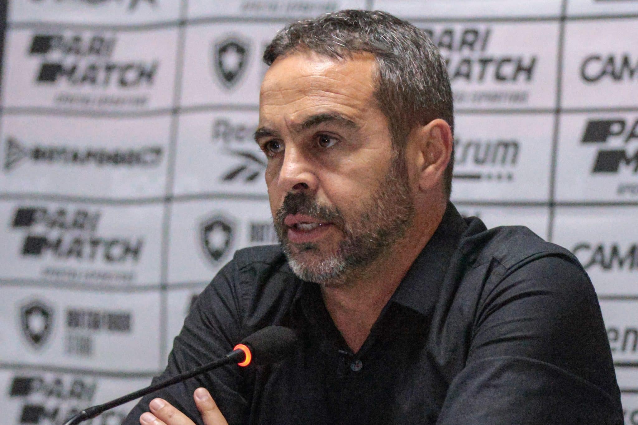 Artur Jorge aponta outro jogador Botafogo que deveria estar na Sele&ccedil;&atilde;o