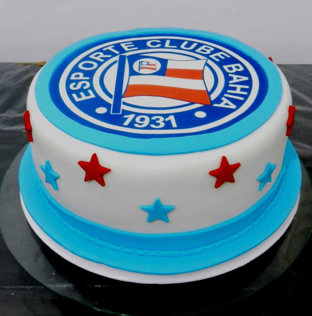 Por que Bahia multou empreendedora que decorou bolo com escudo do clube?