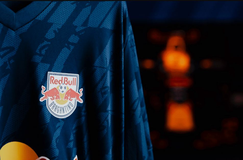 Bragantino vai estrear camisa em homenagem &agrave; escuderia Red Bull de F1 contra o Botafogo