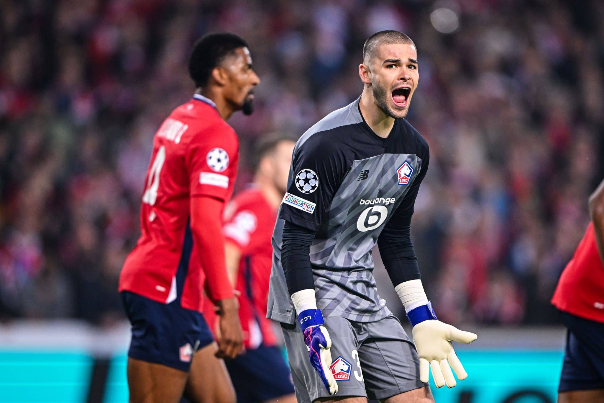 Lucas Chevalier celebra vit&oacute;ria do Lille