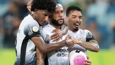 Depay d&aacute; ao Corinthians respiro fora do Z4 e melhora hist&oacute;rico como visitante