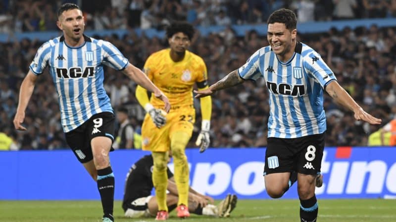 Garro vira vilão, Corinthians não aproveita dupla em alta e cai para o Racing na Sul-Americana